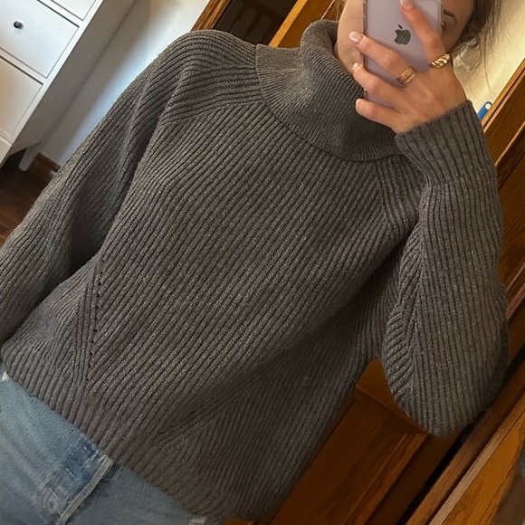 Dark grey turtleneck sweater - Picture 3 of 4